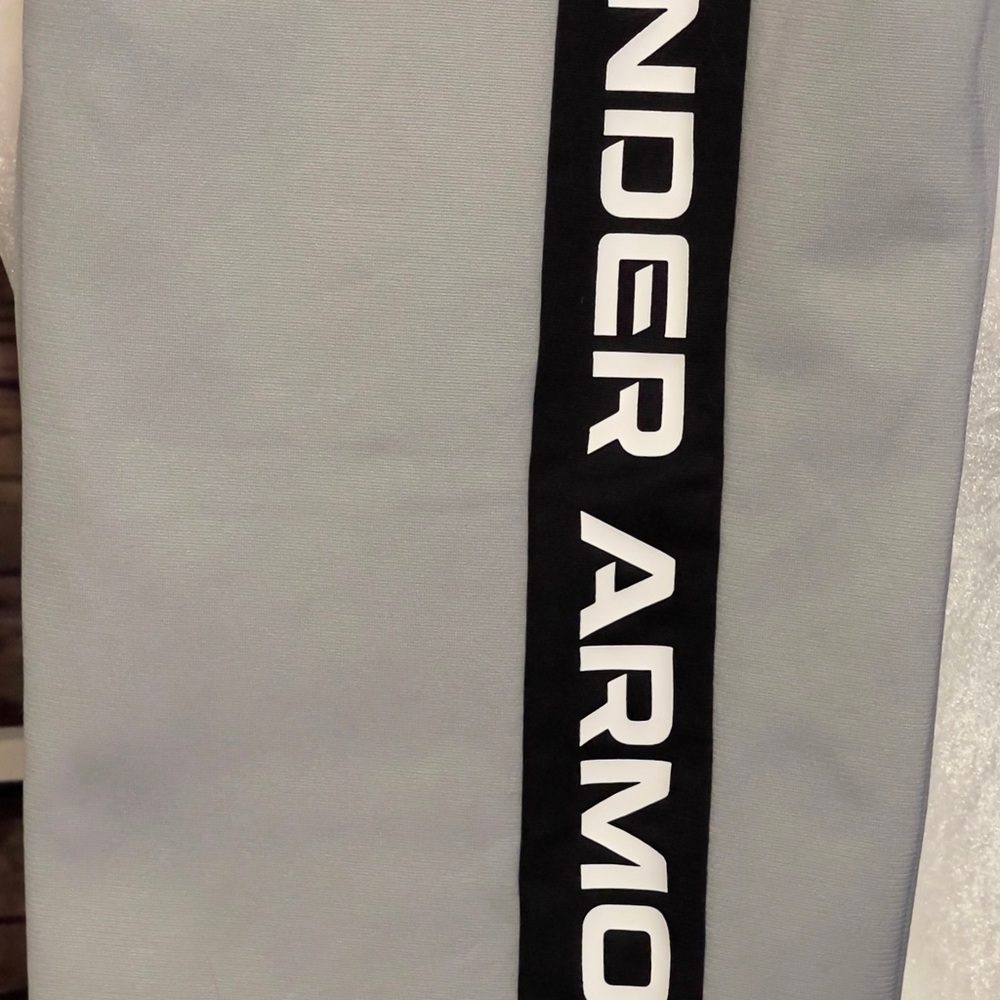 Under Armour Light Gray Activewear